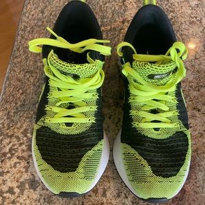 Like new Nike running sneakers